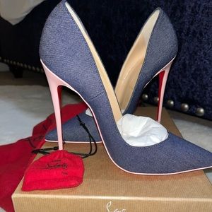 Jean Pump With Baby Pink Heel Worn Once No Scratches or Scraps.
